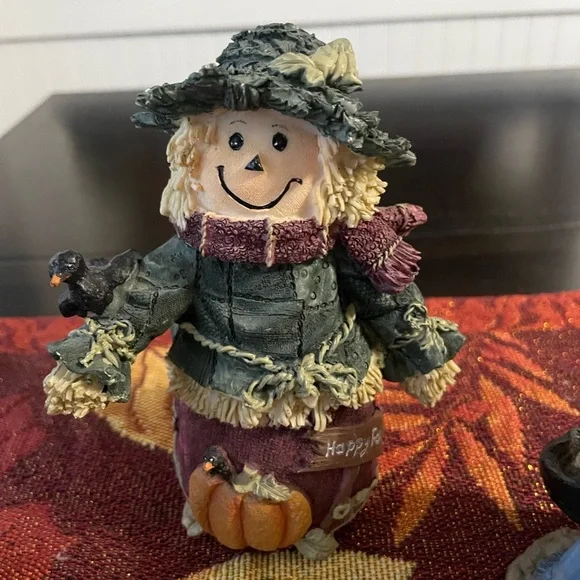 Whimsical Witch & Scarecrow Figurines with fall placemat decor - Picture 3 of 6